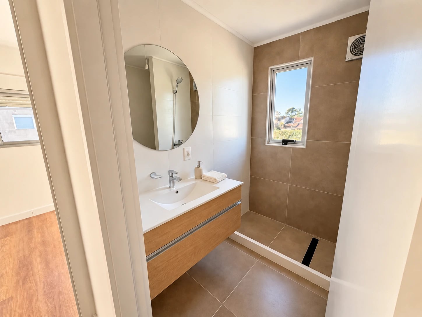 Apolo IV, baño de planta alta