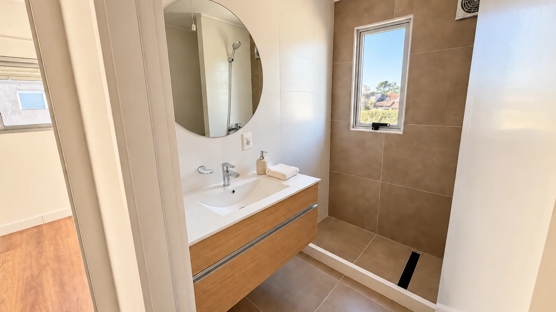 Apolo IV, baño de planta alta